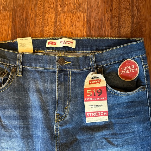 NEW WITH TAGS LEVIS SKINNY JEANS - Picture 2 of 2